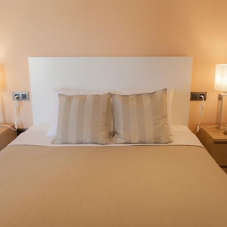Hotel Novomar Chiclana de la Frontera Exteriör bild